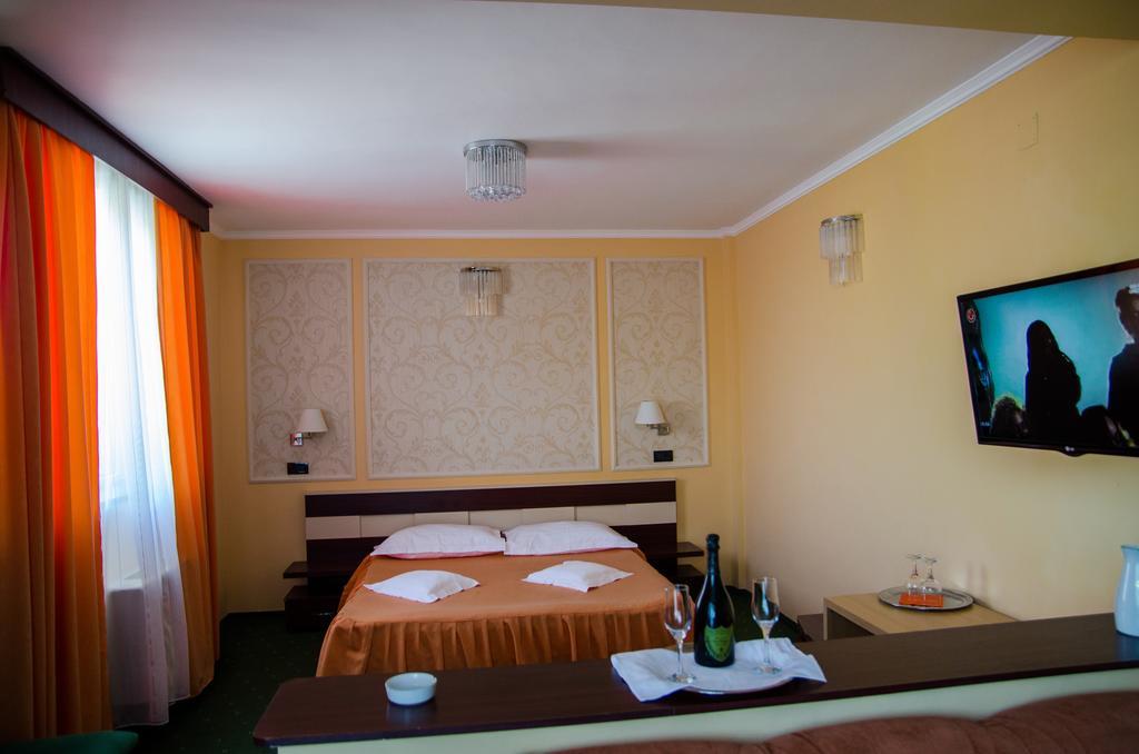 Hotel President Arad Ngoại thất bức ảnh